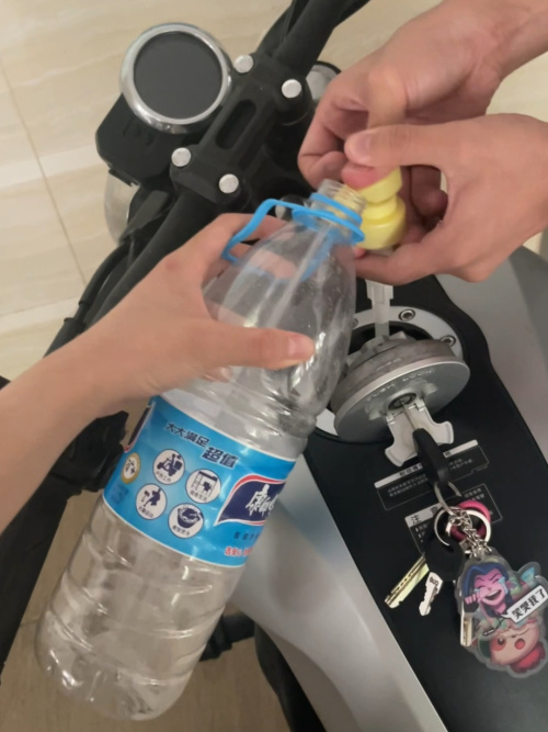 摩托车备用油开关向上还是向下[摩托车备用油箱开关图]